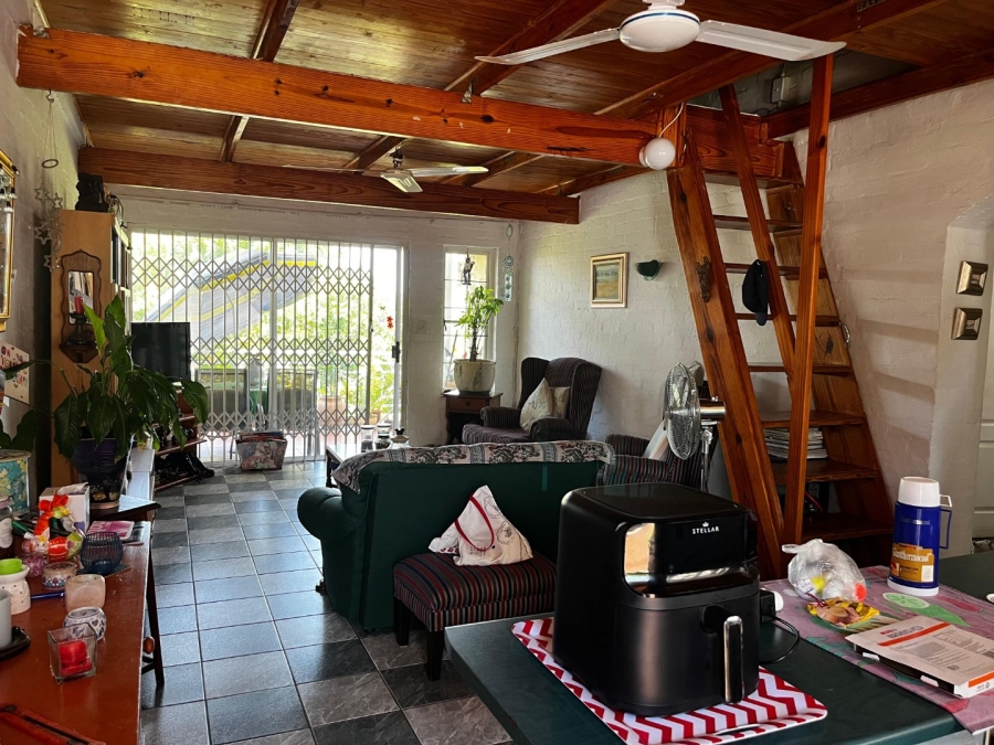 2 Bedroom Property for Sale in Caribbean Beach Club North West